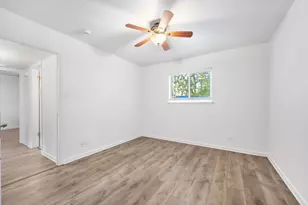 806 E 13th St, Georgetown, TX 78626 - Photo 25