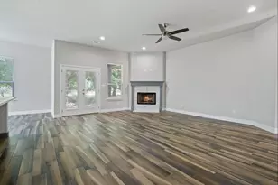 130 Koele Ct, Bastrop, TX 78602 - Photo 9