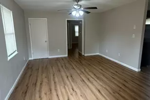 703 San Saba St, Lockhart, TX 78644 - Photo 3