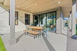 1604 Miriam Ave, Austin, TX 78702 - Photo 23