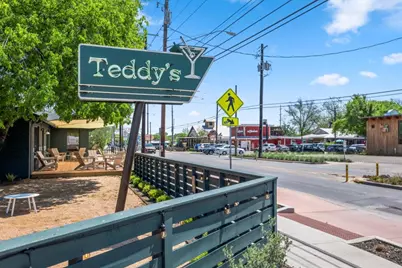 2804 Breeze Terrace, Austin, TX 78722 - Photo 23