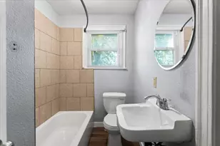 2804 Breeze Terrace, Austin, TX 78722 - Photo 19