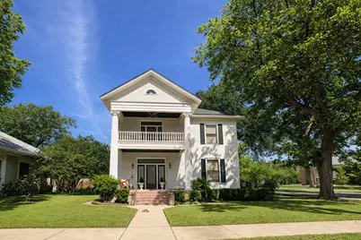 307 Burleson Street, Smithville, TX 78957 - Photo 3