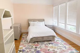 307 Burleson St, Smithville, TX 78957 - Photo 9