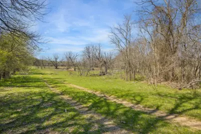 4975 E Highway 71 Highway E, Del Valle, TX 78617 - Photo 7
