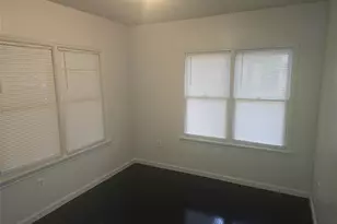 804 Lexington St, Taylor, TX 76574 - Photo 3