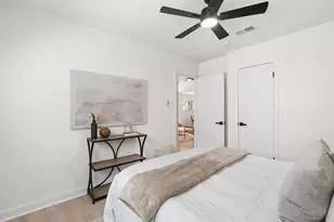 6807 Luckenbach Ln, Austin, TX 78729 - Photo 19