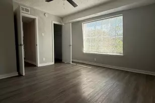 311 E 31st St, Austin, TX 78705 - Photo 15