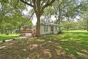 111 Trinity St, Cedar Creek, TX 78612 - Photo 29