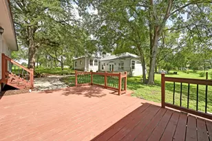 111 Trinity St, Cedar Creek, TX 78612 - Photo 25