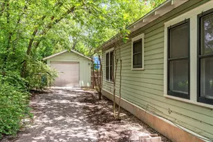 3710 Hollywood Ave, Austin, TX 78722 - Photo 35