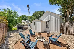 410 E Schubert St, Fredericksburg, TX 78624 - Photo 15