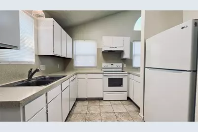 8901 Pineridge Drive #B, Austin, TX 78729 - Photo 3