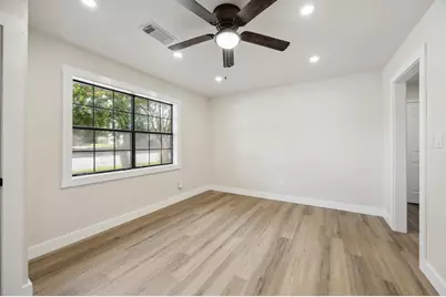 1201 E Alamo Street, Brenham, TX 77833 - Photo 5