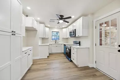 1201 E Alamo Street, Brenham, TX 77833 - Photo 3