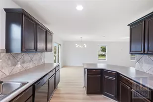 9000 Norwich Castle Dr, Austin, TX 78747 - Photo 15