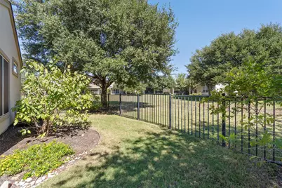 106 Hummingbird Cove, Georgetown, TX 78633 - Photo 33