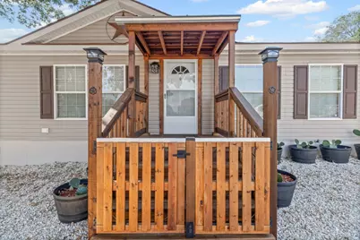 864 Rolling Oaks Drive, Luling, TX 78648 - Photo 3