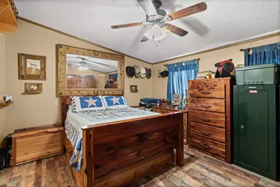 864 Rolling Oaks Drive, Luling, TX 78648 - Photo 11