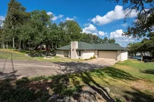 404 Hunt Ln, Buda, TX 78610 - Photo 3