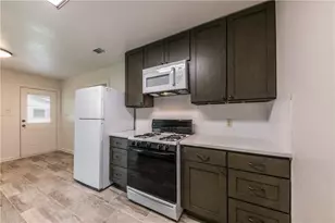 1113 Sycamore St, San Marcos, TX 78666 - Photo 3