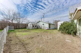 308 N Broad St, Coupland, TX 78615 - Photo 33