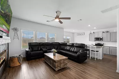 576 Greatest Gift Way, Jarrell, TX 76537 - Photo 5
