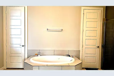 8001 Silhouette Street, Austin, TX 78744 - Photo 15