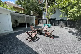 2402 Santa Rita St, Austin, TX 78702 - Photo 17