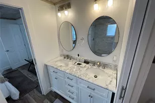 2402 Santa Rita St, Austin, TX 78702 - Photo 9