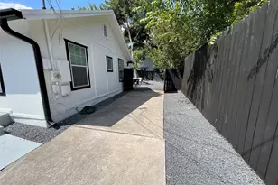 2402 Santa Rita St, Austin, TX 78702 - Photo 3