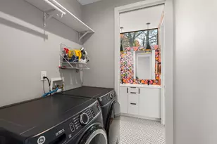 7525 Delafield Ln, Austin, TX 78752 - Photo 7