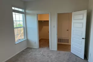 504 Barbary Coast Ln, Jarrell, TX 76537 - Photo 9