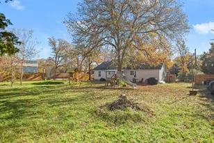 200 Blanket Flower Dr, Bastrop, TX 78602 - Photo 5