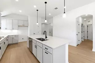 7009 Cliff Rose Dr, Spicewood, TX 78669 - Photo 5