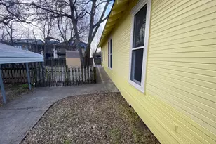 303 Taylor St, Hutto, TX 78634 - Photo 3