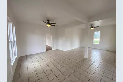 303 Taylor Street, Hutto, TX 78634 - Photo 7