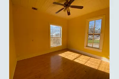 303 Taylor Street, Hutto, TX 78634 - Photo 15