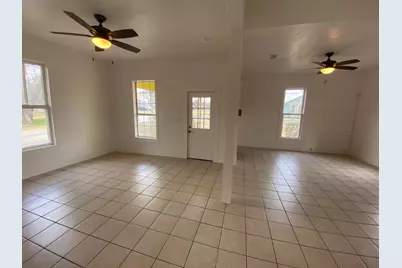 303 Taylor Street, Hutto, TX 78634 - Photo 7