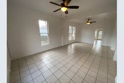 303 Taylor Street, Hutto, TX 78634 - Photo 5