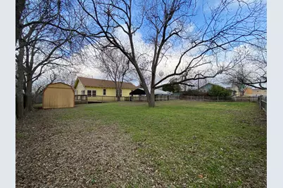 303 Taylor Street, Hutto, TX 78634 - Photo 21