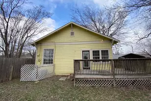 303 Taylor St, Hutto, TX 78634 - Photo 21
