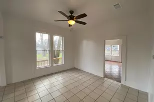 303 Taylor St, Hutto, TX 78634 - Photo 9