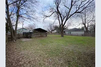 303 Taylor Street, Hutto, TX 78634 - Photo 19