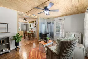 1701 W 7th St, Taylor, TX 76574 - Photo 7