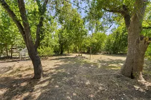 1701 W 7th St, Taylor, TX 76574 - Photo 29