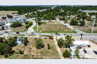 300 Blackjack Street, Lockhart, TX 78644 - Photo 15
