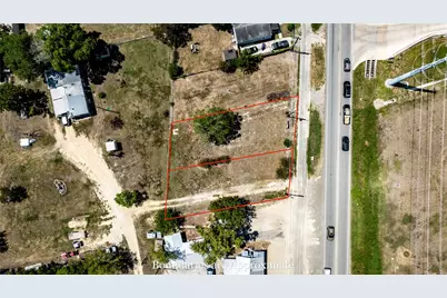 300 Blackjack Street, Lockhart, TX 78644 - Photo 17