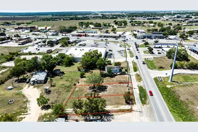 300 Blackjack Street, Lockhart, TX 78644 - Photo 15