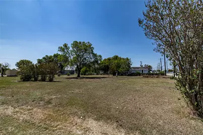 300 Blackjack Street, Lockhart, TX 78644 - Photo 7